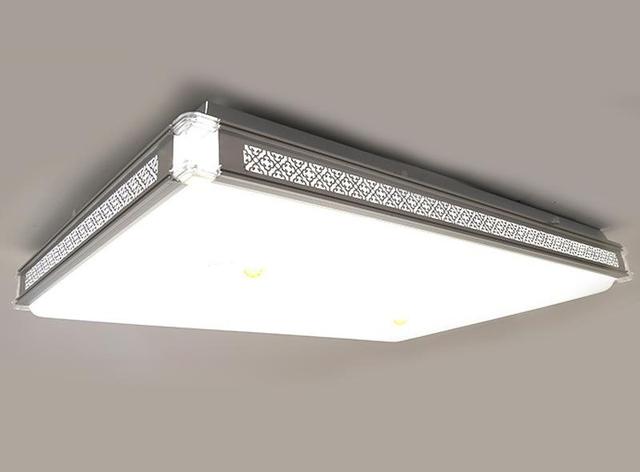 家庭裝修，選平板燈還是選吊燈?