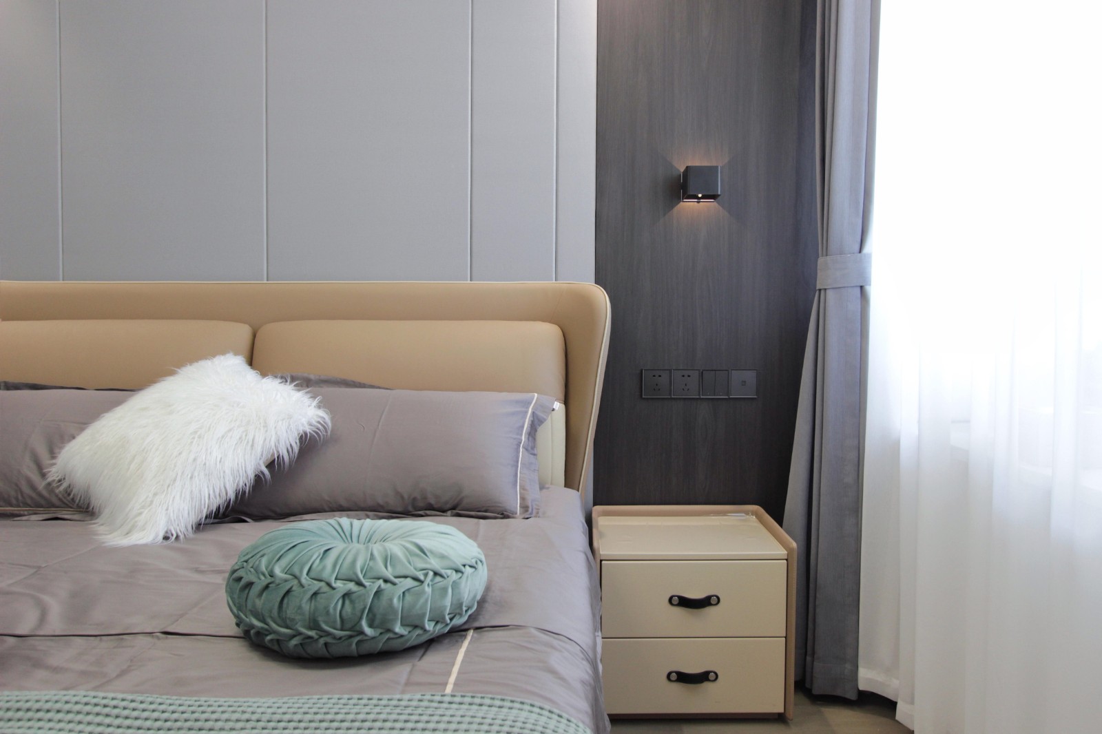 床頭柜的作用，有關床頭柜的注意事項