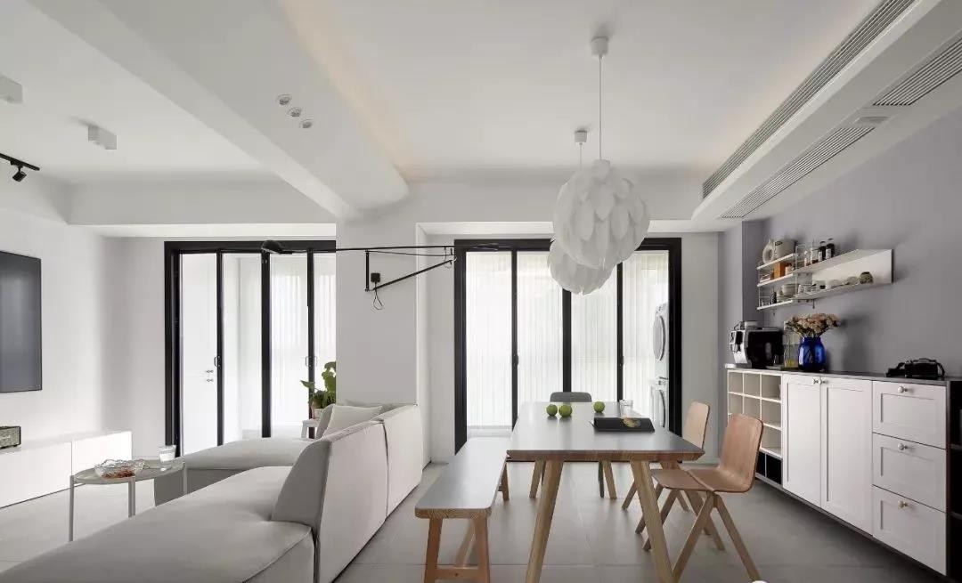 現(xiàn)代簡(jiǎn)約風(fēng)格黑白灰裝修如何設(shè)計(jì)