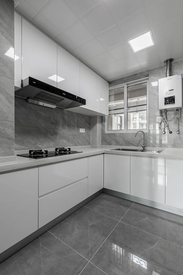 92平米現(xiàn)代簡約設(shè)計，不做電視柜更簡練舒適