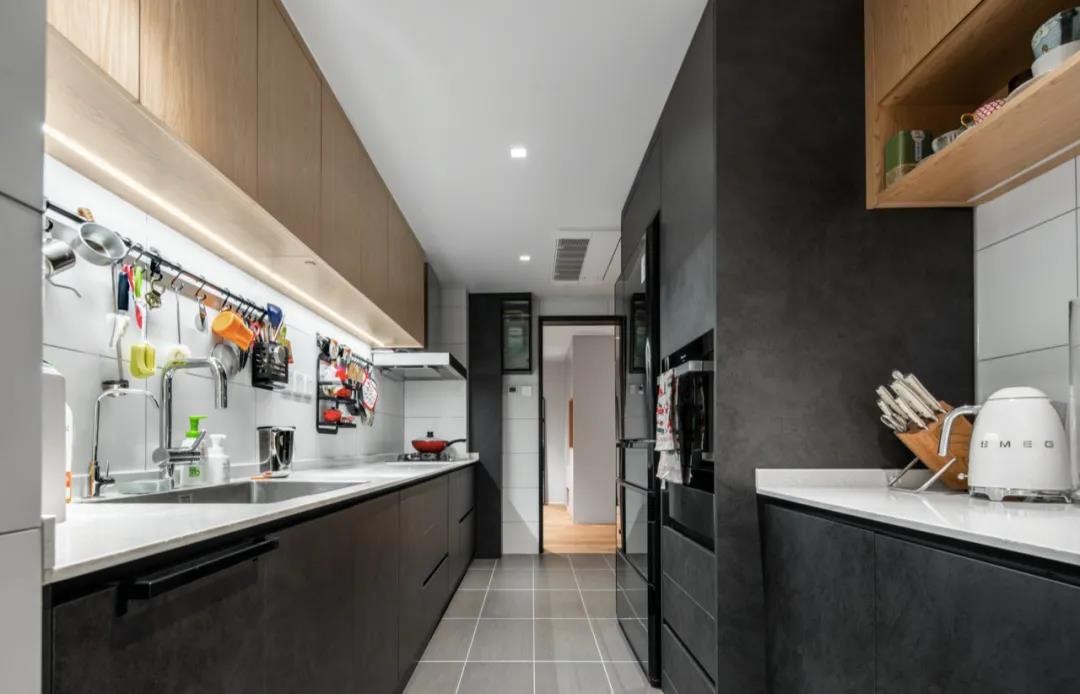 120平現(xiàn)代簡(jiǎn)約三居裝修，簡(jiǎn)約舒適風(fēng)格