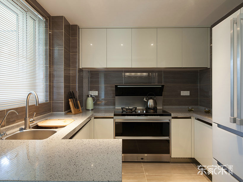 長沙綠地新都會(huì)123平米美式風(fēng)格裝修案例