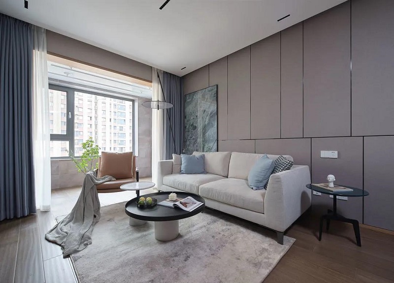 91平米二居室現(xiàn)代風，客餐廳吊頂一體設計，簡約大氣很耐看