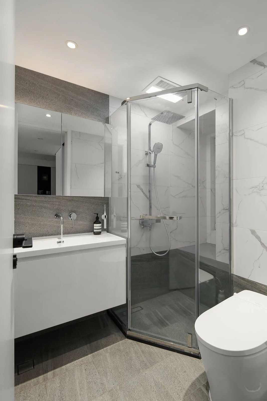 80平現(xiàn)代兩房裝修，溫馨簡(jiǎn)單家裝案例