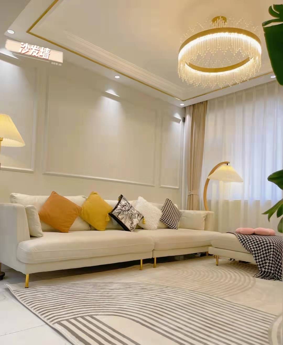 107輕奢風(fēng)三房裝修案例，淺色系溫馨又明亮