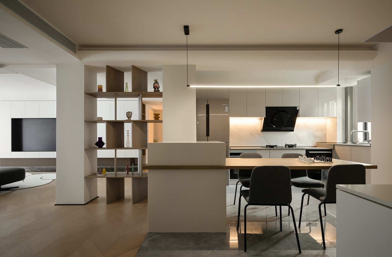 135㎡現(xiàn)代大平層裝修，充足的活動空間