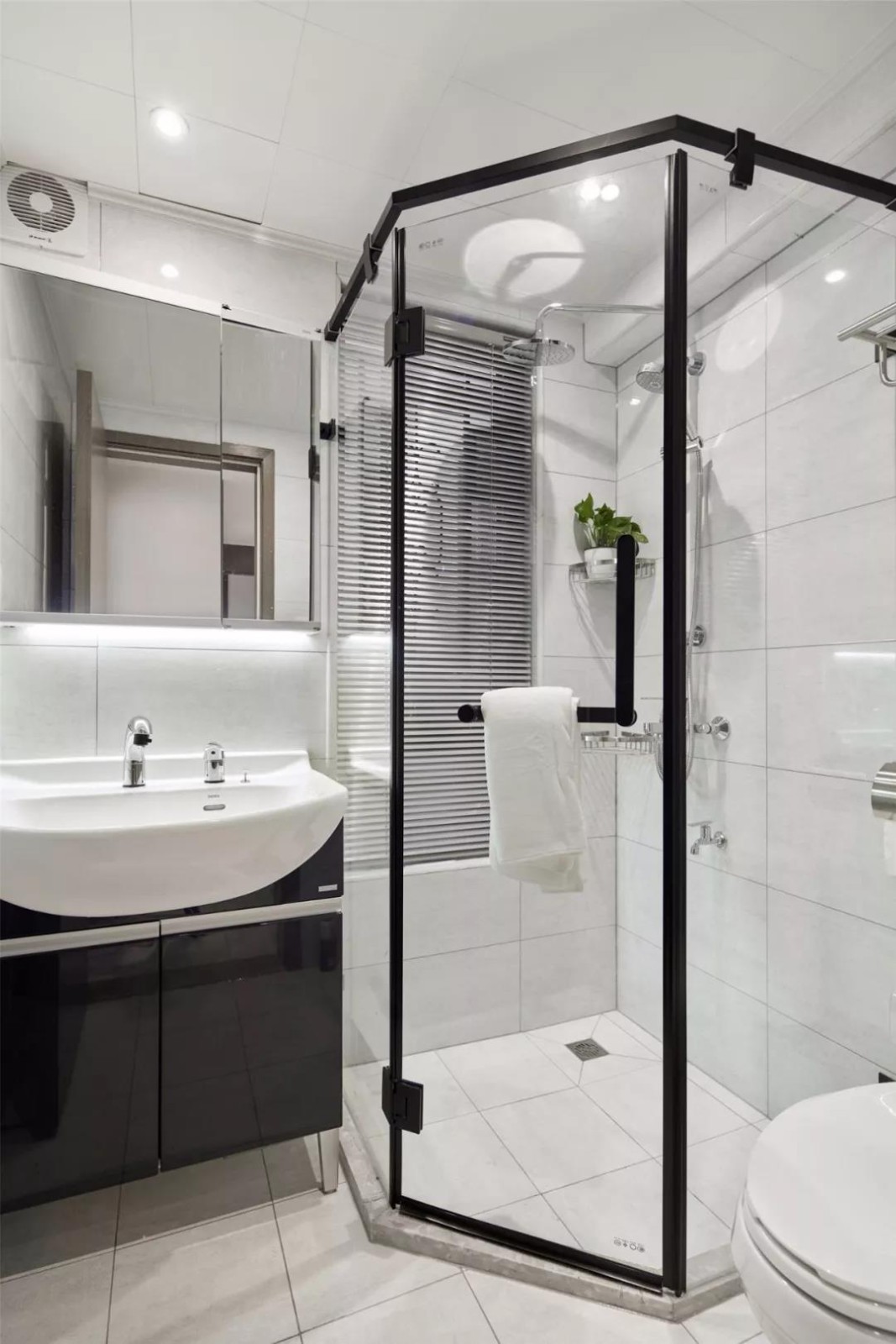 100平米的現(xiàn)代宜家風(fēng)格，讓空間充滿舒適感