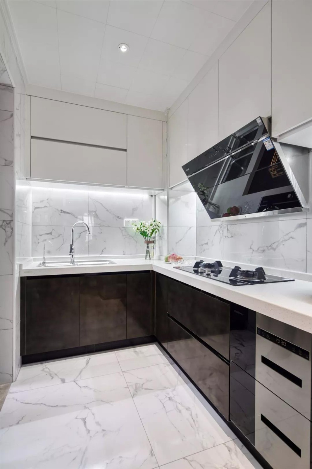 100平米的現(xiàn)代宜家風(fēng)格，讓空間充滿舒適感