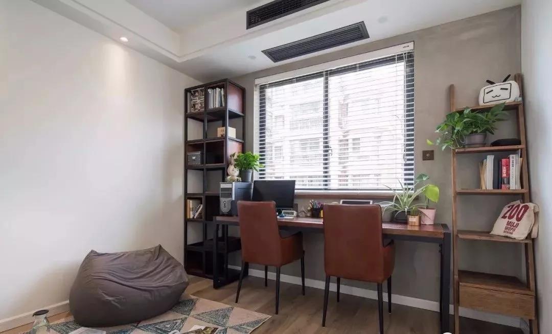 120㎡簡約溫馨風(fēng)格新房裝修，陽臺(tái)落地窗效果