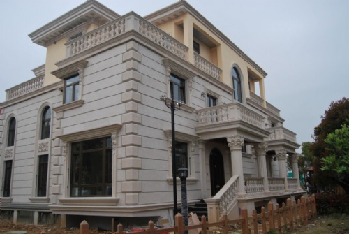 米黃色的外墻磚讓人心情歡暢、輕松